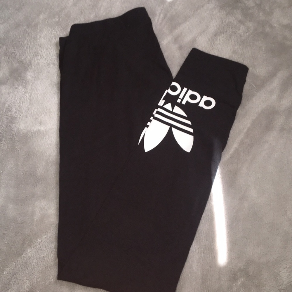 ADIDAS LEGGINGS!